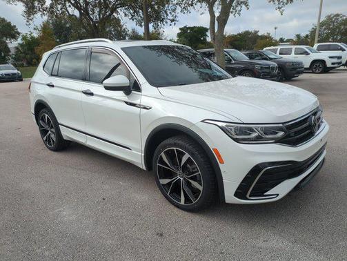 2022 Volkswagen Tiguan 2.0T SEL R-Line 4MOTION