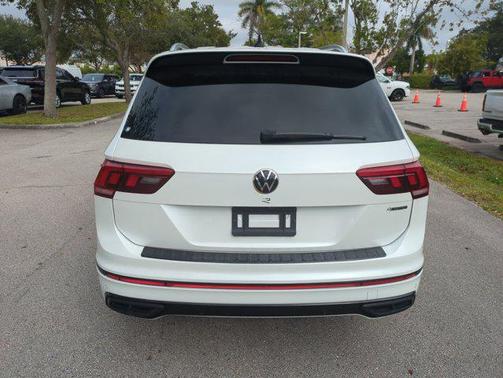 2022 Volkswagen Tiguan 2.0T SEL R-Line 4MOTION