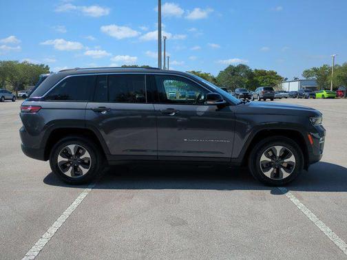 2022 Jeep Grand Cherokee 4xe Base