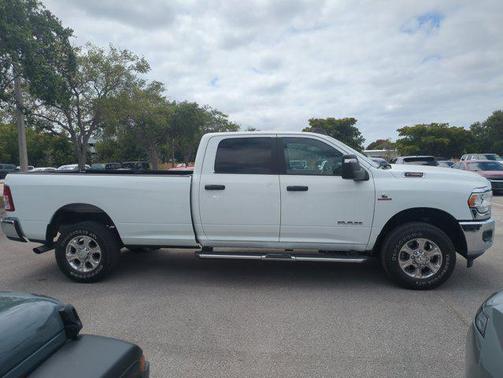 Bright White Clearcoat 2024 RAM 2500 Big Horn Crew Cab 4x4 8' Box