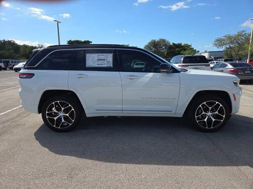 2025 Jeep Grand Cherokee Summit