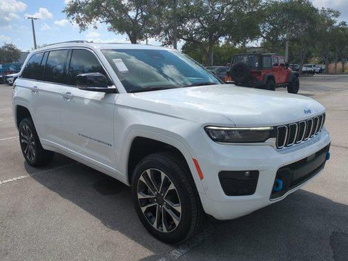 2022 Jeep Grand Cherokee 4xe Overland