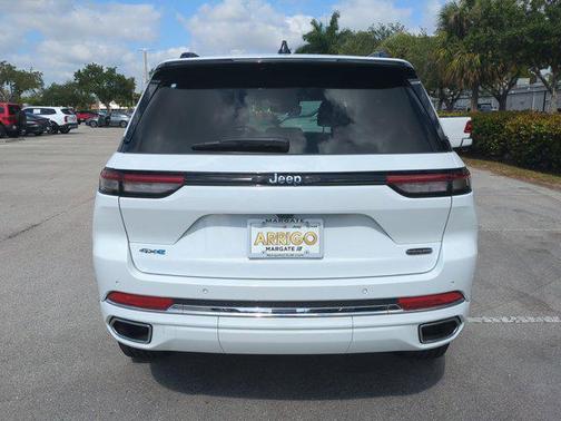 2022 Jeep Grand Cherokee 4xe Overland