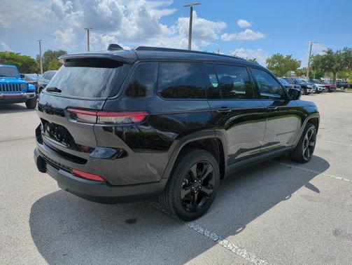 2022 Jeep Grand Cherokee L Altitude