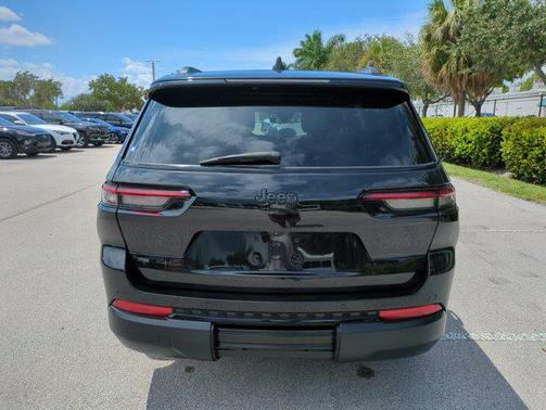 2022 Jeep Grand Cherokee L Altitude