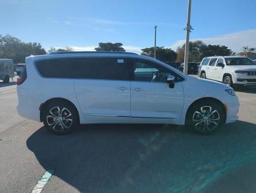 2026 Chrysler Pacifica L