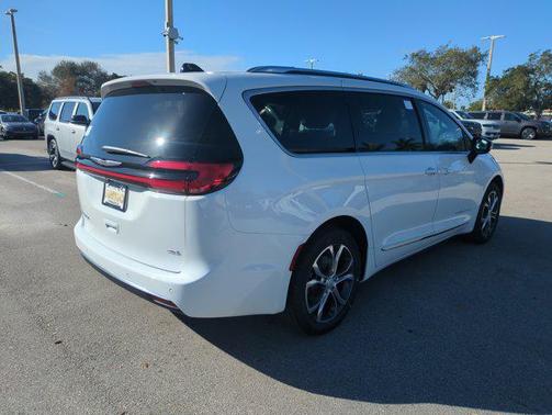 2026 Chrysler Pacifica L