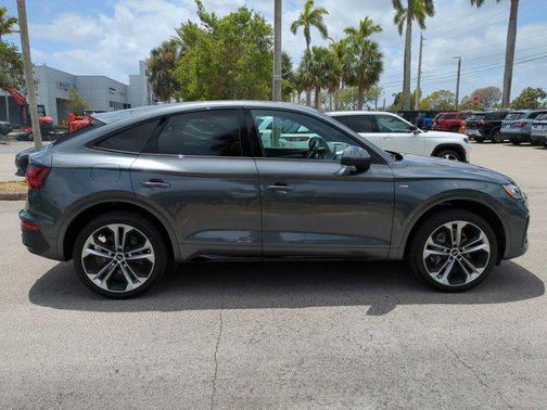 2022 Audi Q5 45 S line Premium Plus