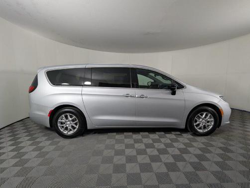 Silver Mist Clearcoat 2026 Chrysler Pacifica L