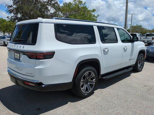 2023 Jeep Wagoneer L Series II 4x4
