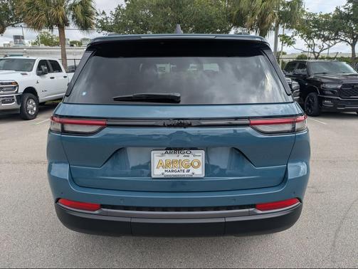Steel Blue 2026 Jeep Grand Cherokee Limited