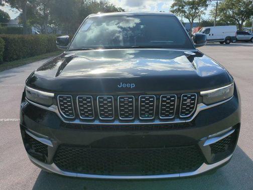 2023 Jeep Grand Cherokee Summit