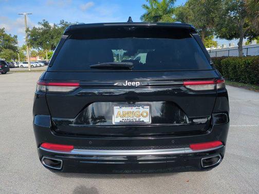 2023 Jeep Grand Cherokee Summit