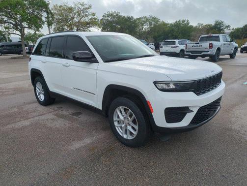 2023 Jeep Grand Cherokee Laredo