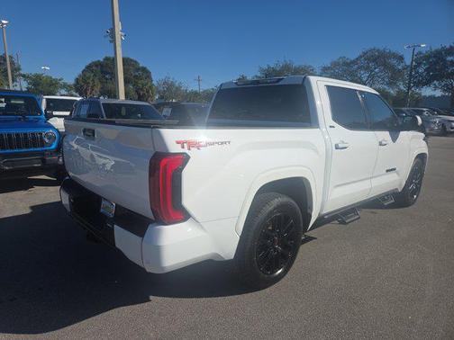 2022 Toyota Tundra SR5