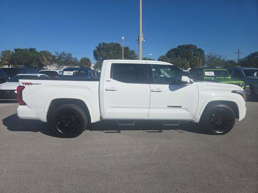 2022 Toyota Tundra SR5