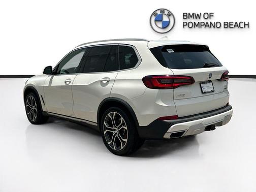 Alpine White 2022 BMW X5 sDrive40i