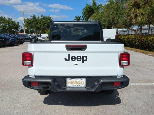 2025 Jeep Gladiator Sport S