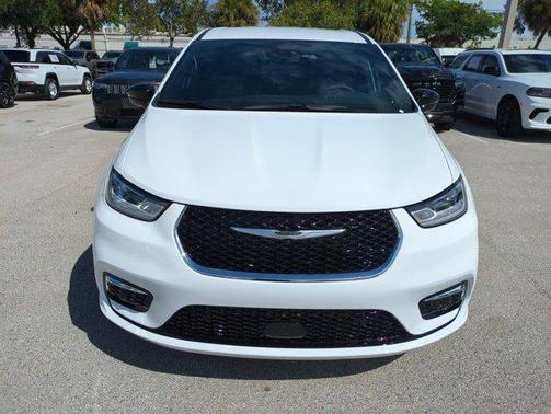 2026 Chrysler Pacifica L