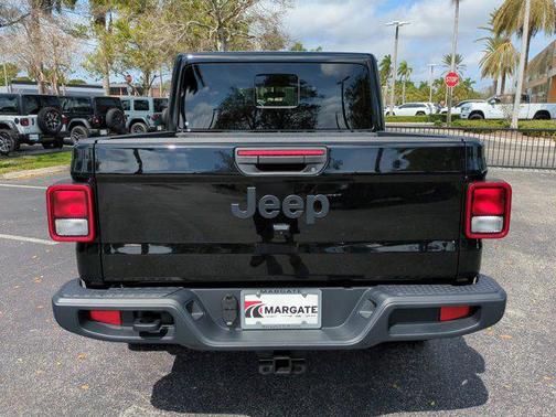2025 Jeep Gladiator Nighthawk