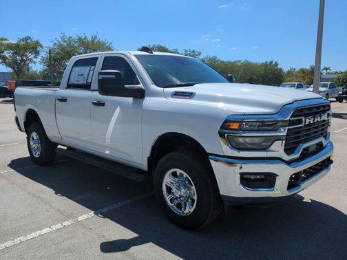 2025 RAM 2500 Tradesman Crew Cab 4x4 6'4' Box