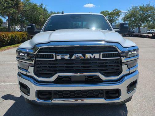 2025 RAM 2500 Tradesman Crew Cab 4x4 6'4' Box