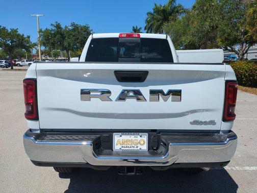 2025 RAM 2500 Tradesman Crew Cab 4x4 6'4' Box