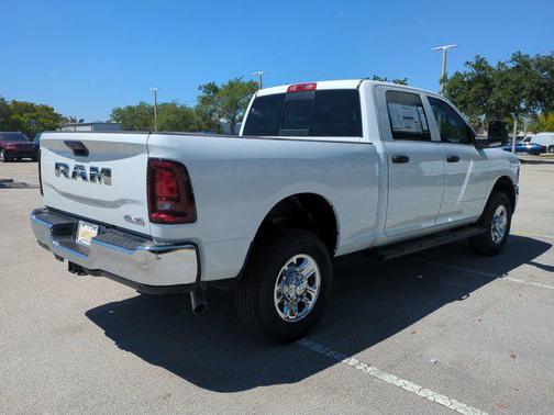 2025 RAM 2500 Tradesman Crew Cab 4x4 6'4' Box