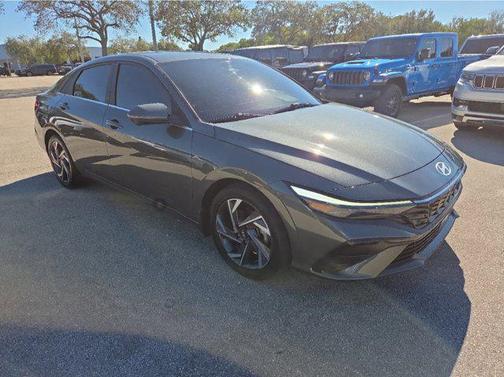 2024 Hyundai ELANTRA Limited