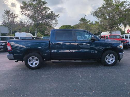 Patriot Blue Pearlcoat 2023 RAM 1500 Big Horn/Lone Star