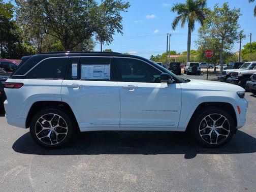2025 Jeep Grand Cherokee Summit