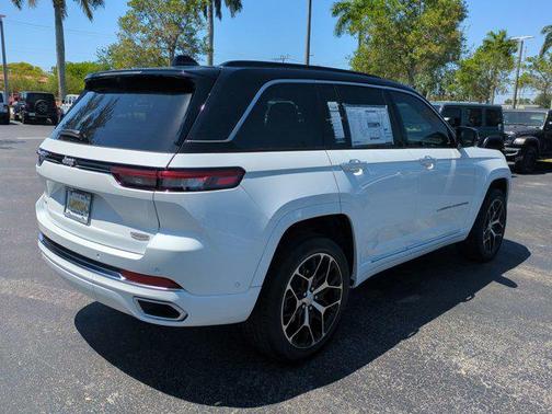 2025 Jeep Grand Cherokee Summit
