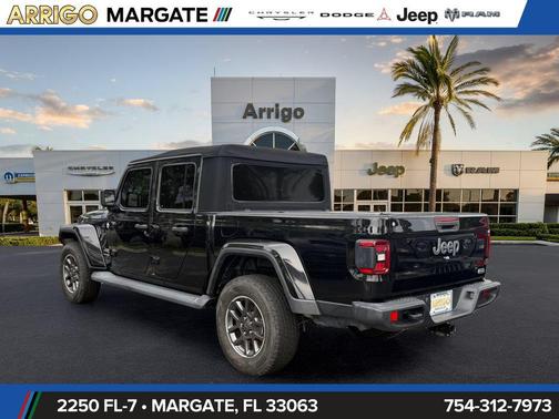 Black Clearcoat 2020 Jeep Gladiator Overland