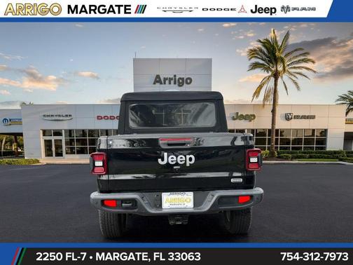 Black Clearcoat 2020 Jeep Gladiator Overland