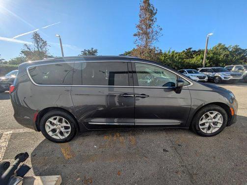 2020 Chrysler Pacifica Touring-L Plus