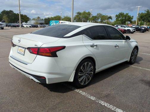 2023 Nissan Altima 2.5 SL