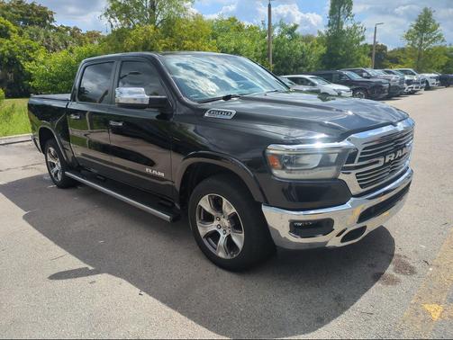 Diamond Black Crystal Pearlcoat 2022 RAM 1500 Laramie
