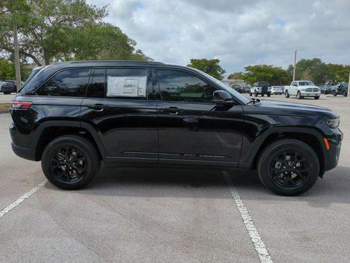 2025 Jeep Grand Cherokee Altitude