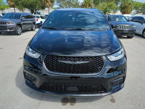 2026 Chrysler Pacifica L