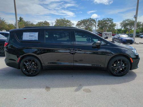 2026 Chrysler Pacifica L