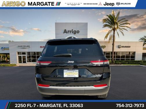 High Gloss Black 2027 Jeep Grand Cherokee Limited