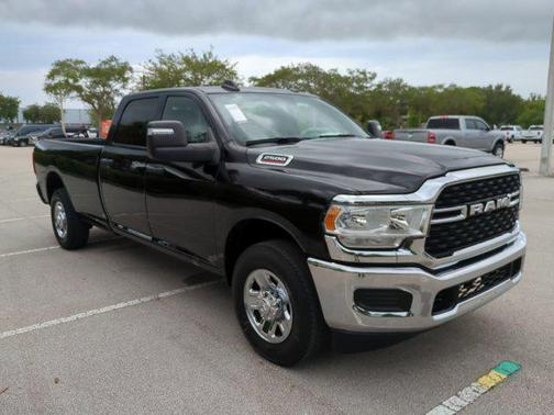 2024 RAM 2500 Tradesman Crew Cab 4x2 8' Box
