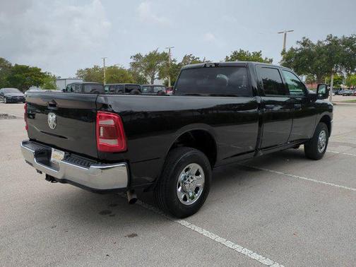 2024 RAM 2500 Tradesman Crew Cab 4x2 8' Box