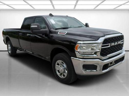 2024 RAM 2500 Tradesman Crew Cab 4x2 8' Box