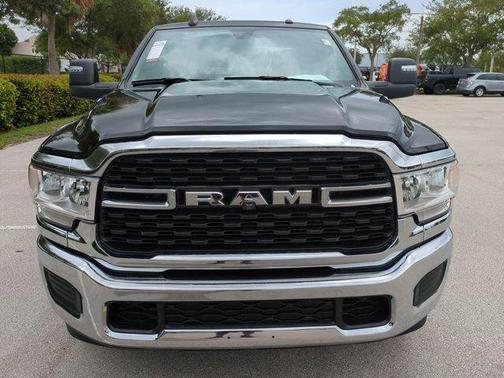 2024 RAM 2500 Tradesman Crew Cab 4x2 8' Box