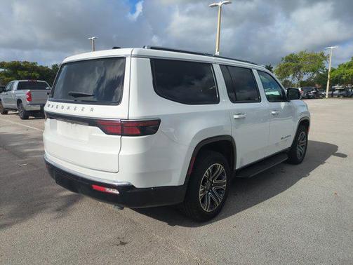 Bright White Clearcoat 2025 Jeep Wagoneer Carbide 4x4