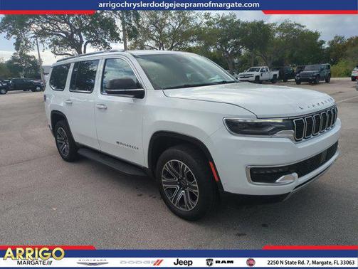 Bright White Clearcoat 2025 Jeep Wagoneer Carbide 4x4