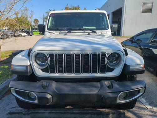 2024 Jeep Wrangler 4-Door Sahara 4x4