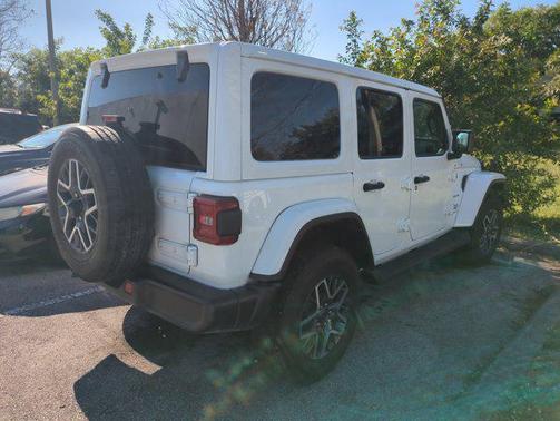 2024 Jeep Wrangler 4-Door Sahara 4x4