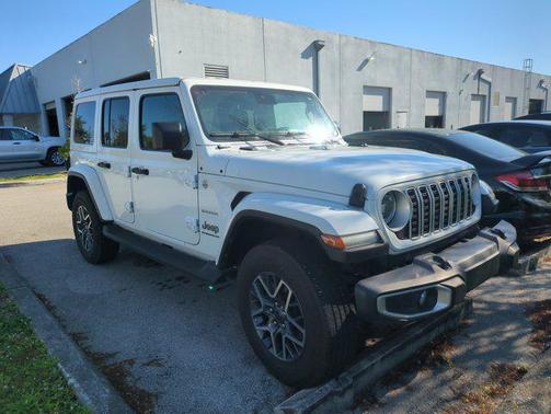 2024 Jeep Wrangler 4-Door Sahara 4x4